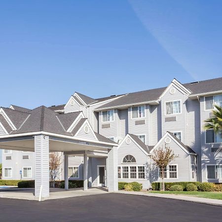 Microtel Inn & Suites Modesto Ceres Exterior foto