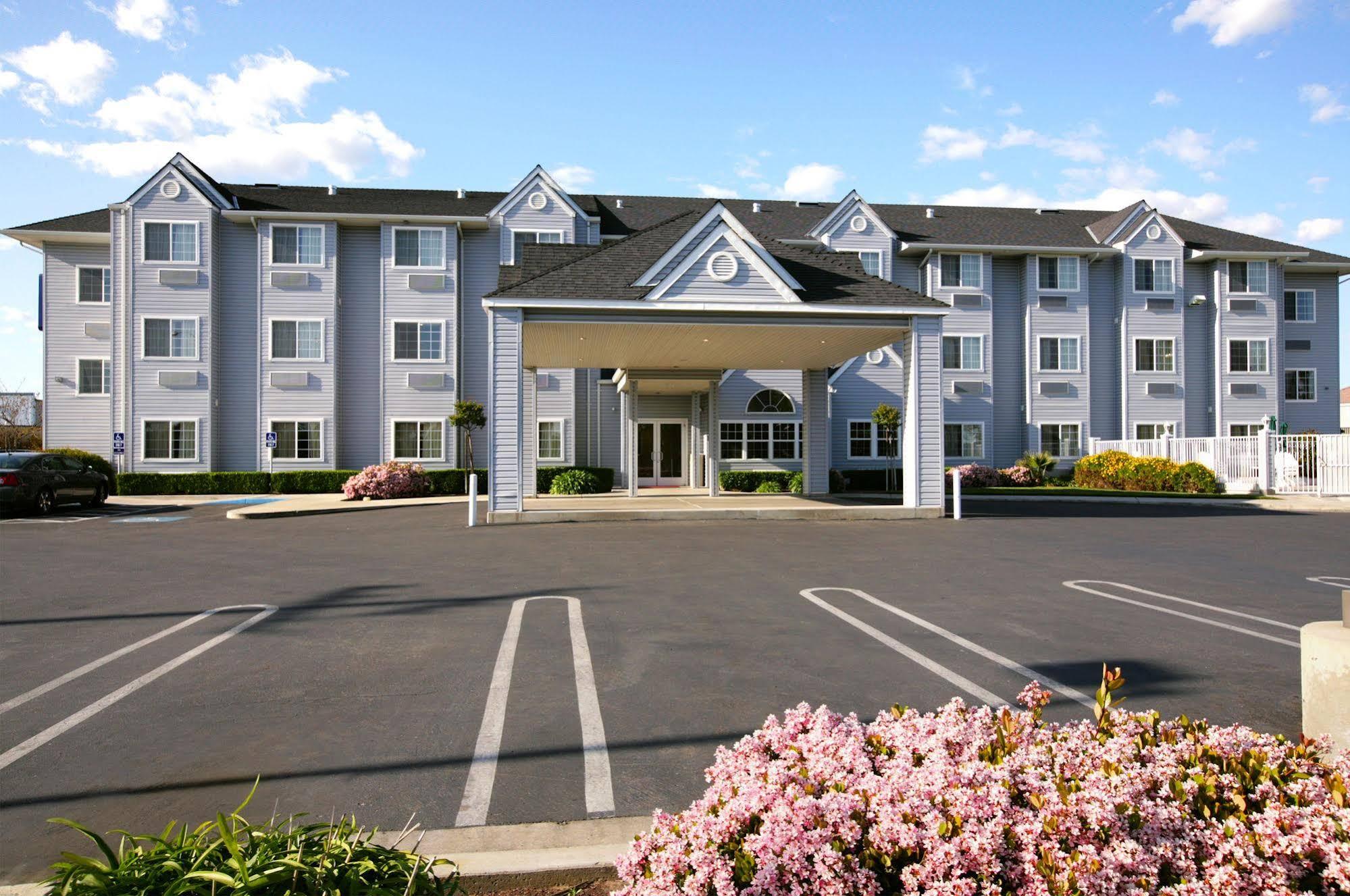 Microtel Inn & Suites Modesto Ceres Exterior foto
