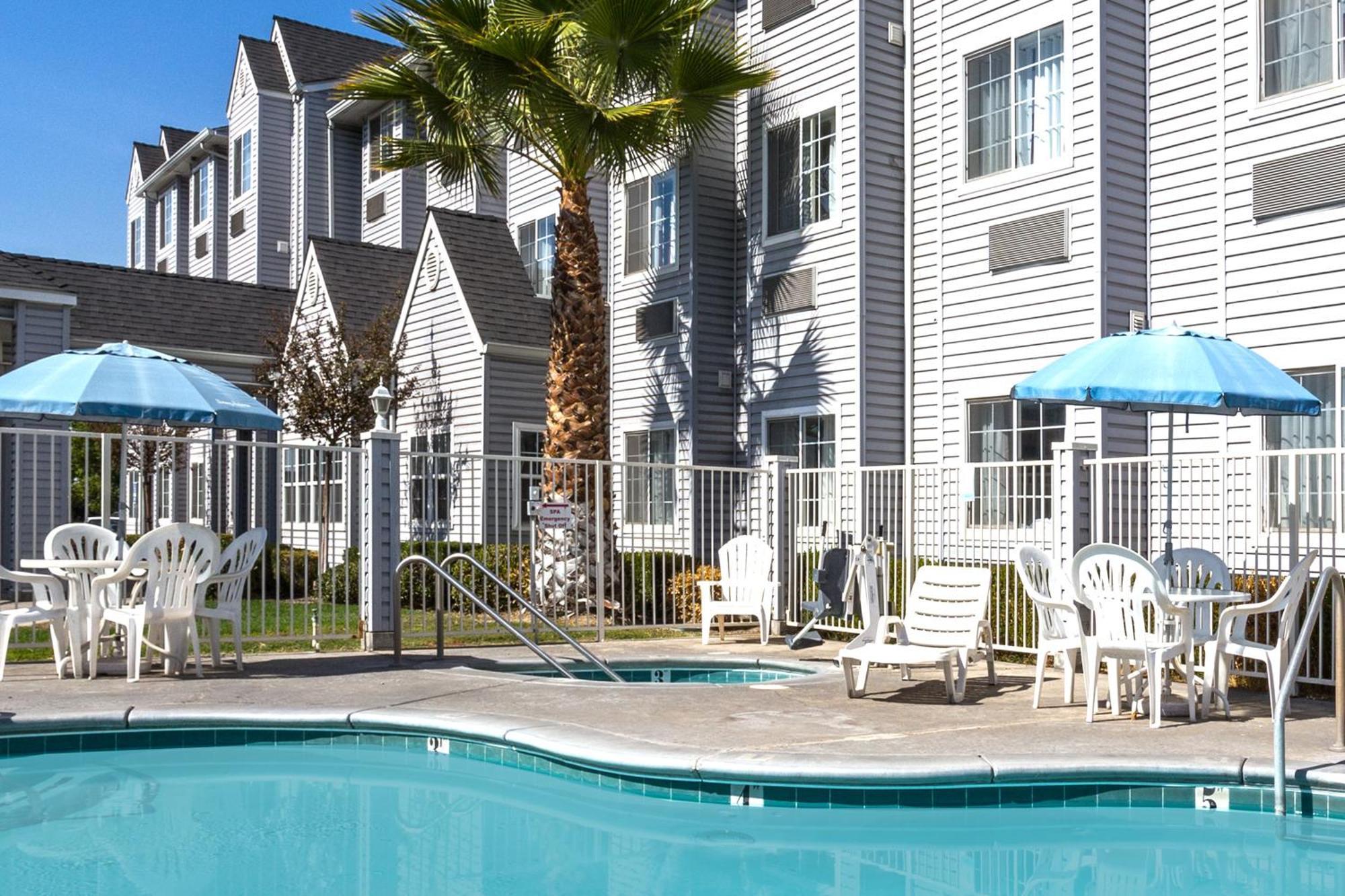 Microtel Inn & Suites Modesto Ceres Exterior foto